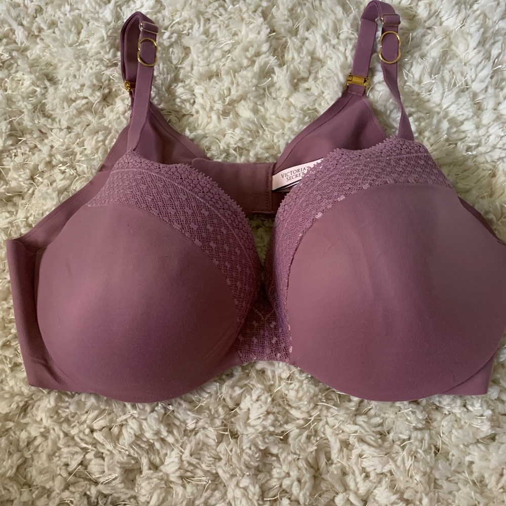 40C Victoria’s Secret underwire with brass trim